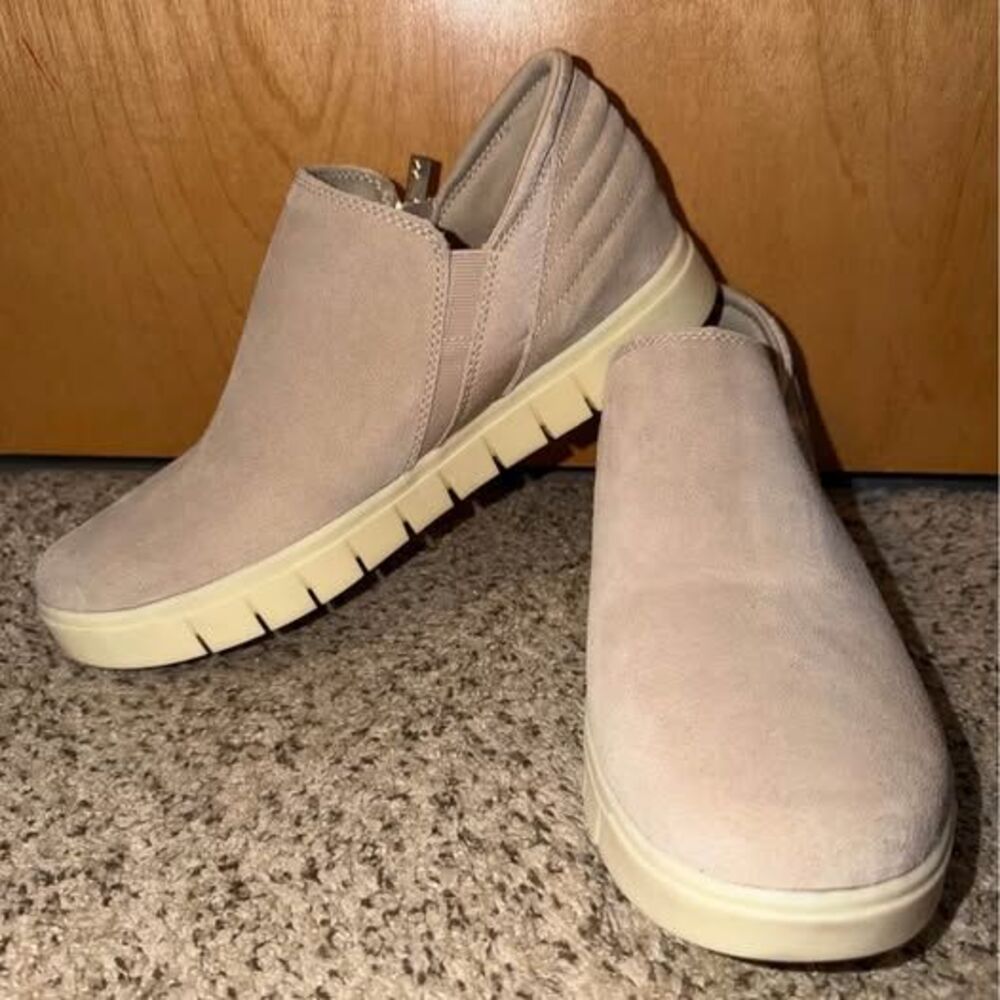 New! Women’s Ryka Hensley Zip Leather Sneaker Booties Sz 9.5 Wide